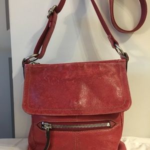 FOSSIL LARGE RED DISTRESSED LEATHER CROSSBODY ECU!